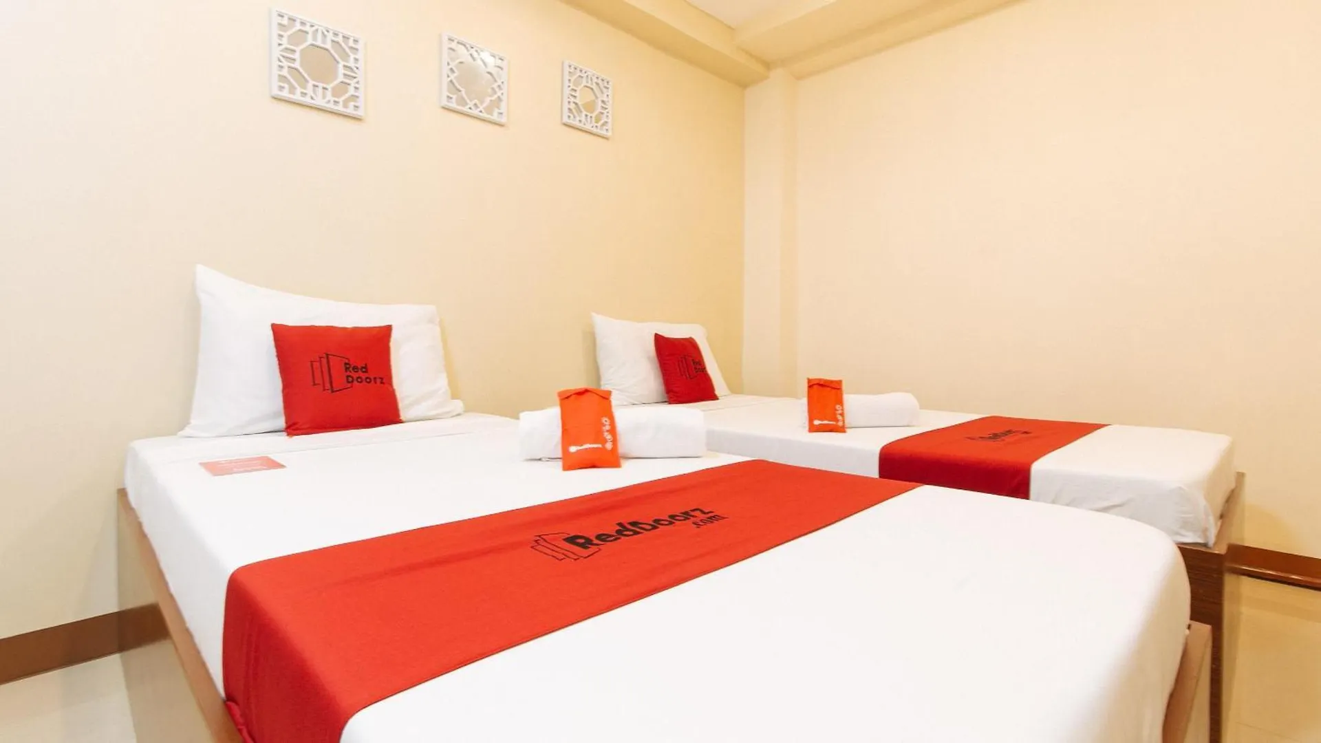 Reddoorz Plus Near Uptown Bgc Mall Тагиг