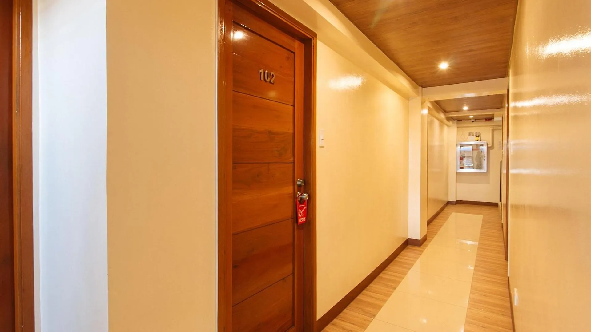 Reddoorz Plus Near Uptown Bgc Mall Тагиг