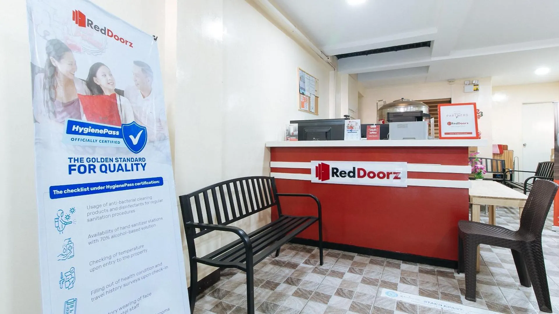 Reddoorz Plus Near Uptown Bgc Mall Тагиг Отель