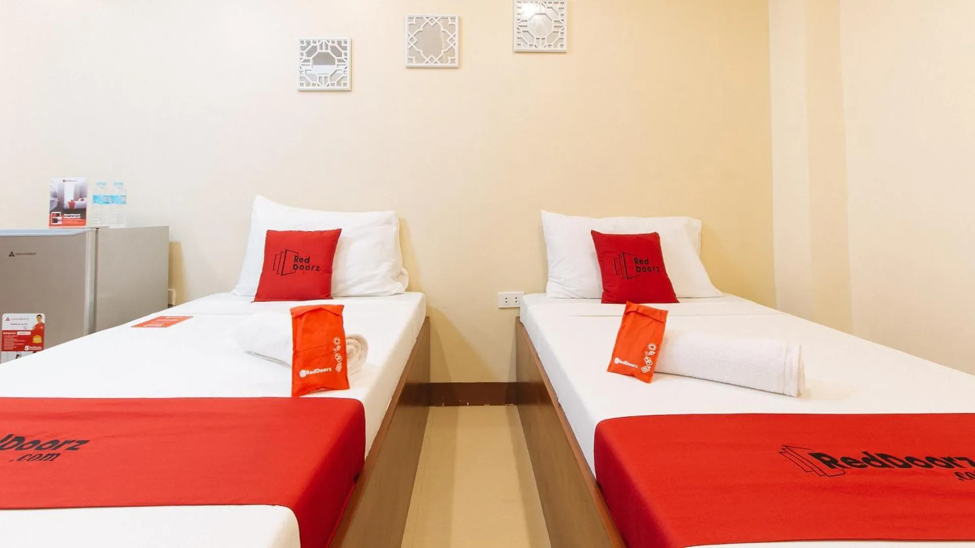 Reddoorz Plus Near Uptown Bgc Mall Taguig Hotel