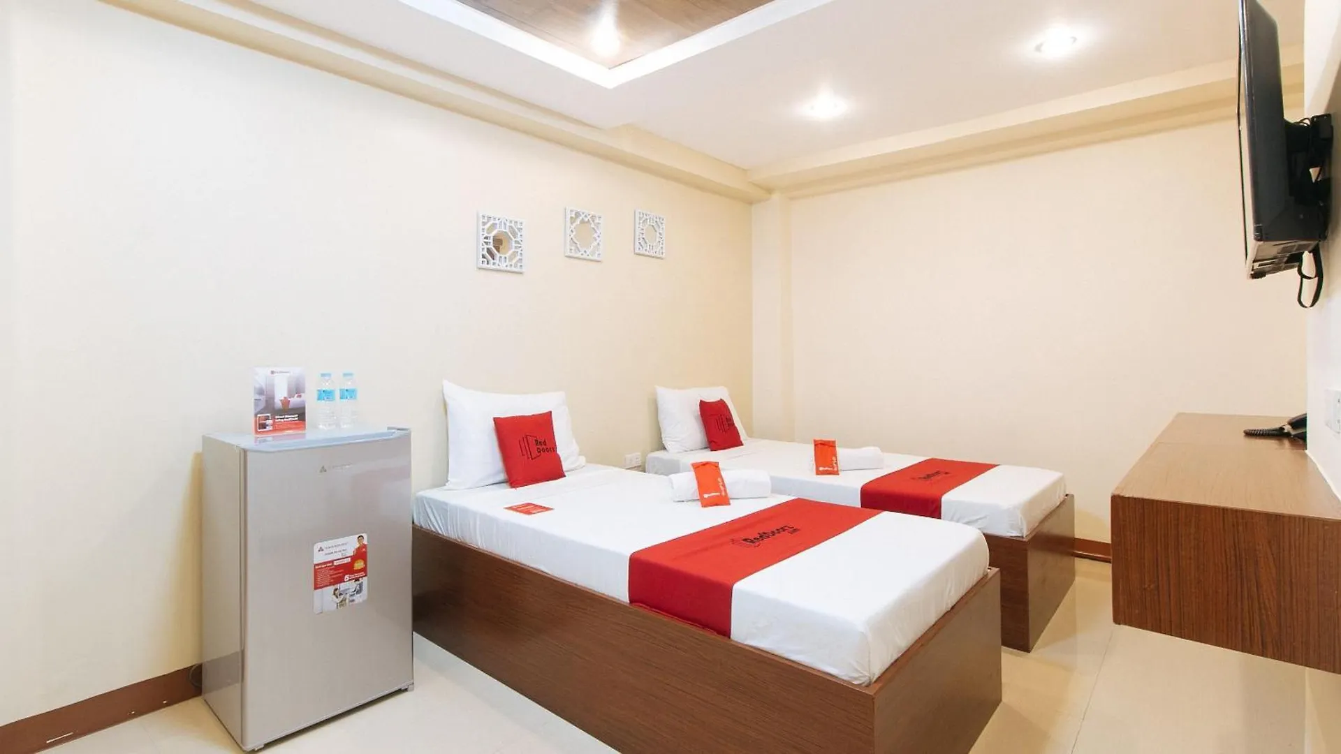 Hotel Reddoorz Plus Near Uptown Bgc Mall Taguig