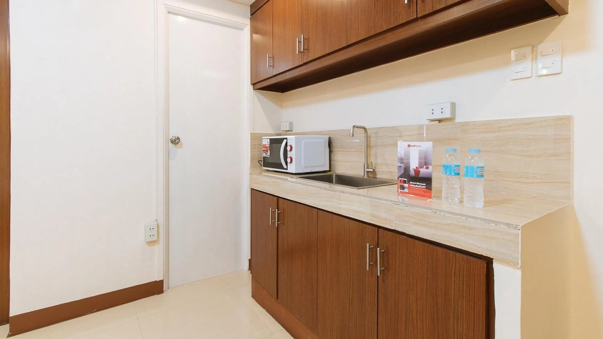 *** Hotel Reddoorz Plus Near Uptown Bgc Mall Taguig Philippines